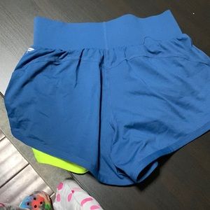 SIZE SMALL ATHLETIC SHORT